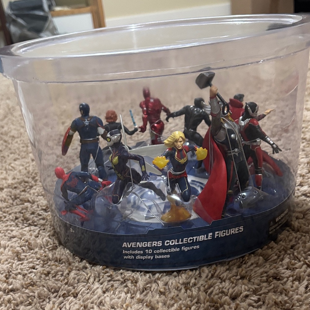 New! Marvel Avengers Collectible figures set.